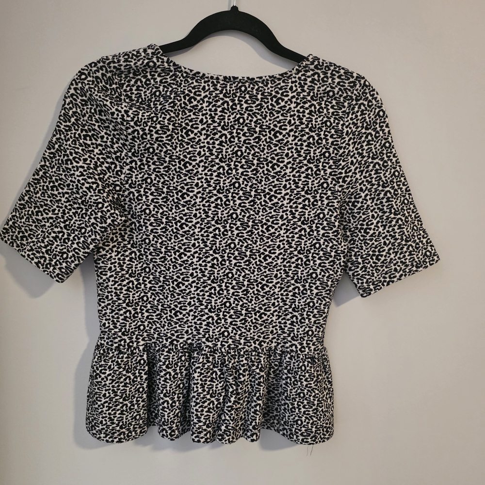 Maeve Leopard Print Peplum Top Black White Short Sleeve Size Large - Picture 7 of 10